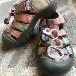 Keen Stripe Multicolor Footwear Girl’s shoe Size 9